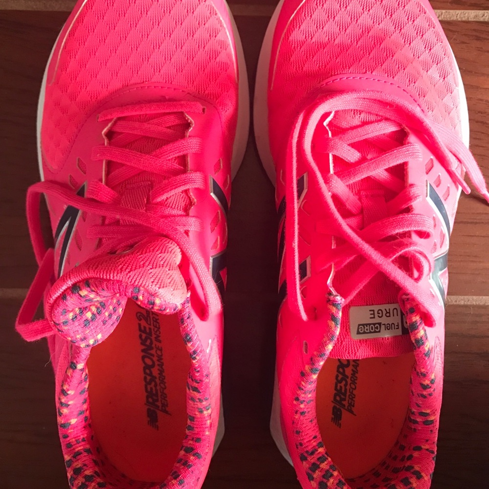 Women’s pink NB running shoe